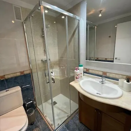 En Con Parking Y Wifi * اوفيدو