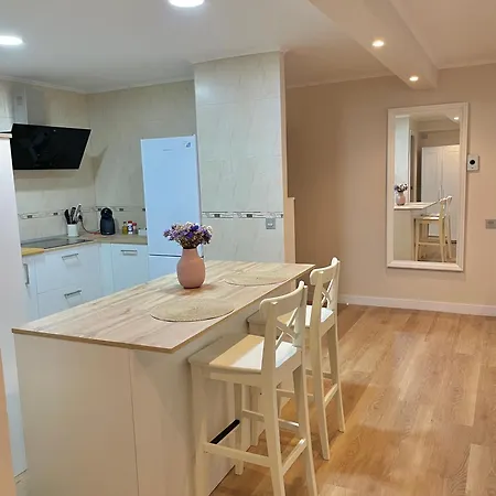 En Con Parking Y Wifi * اوفيدو