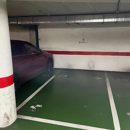 En Con Parking Y Wifi Апартаменты